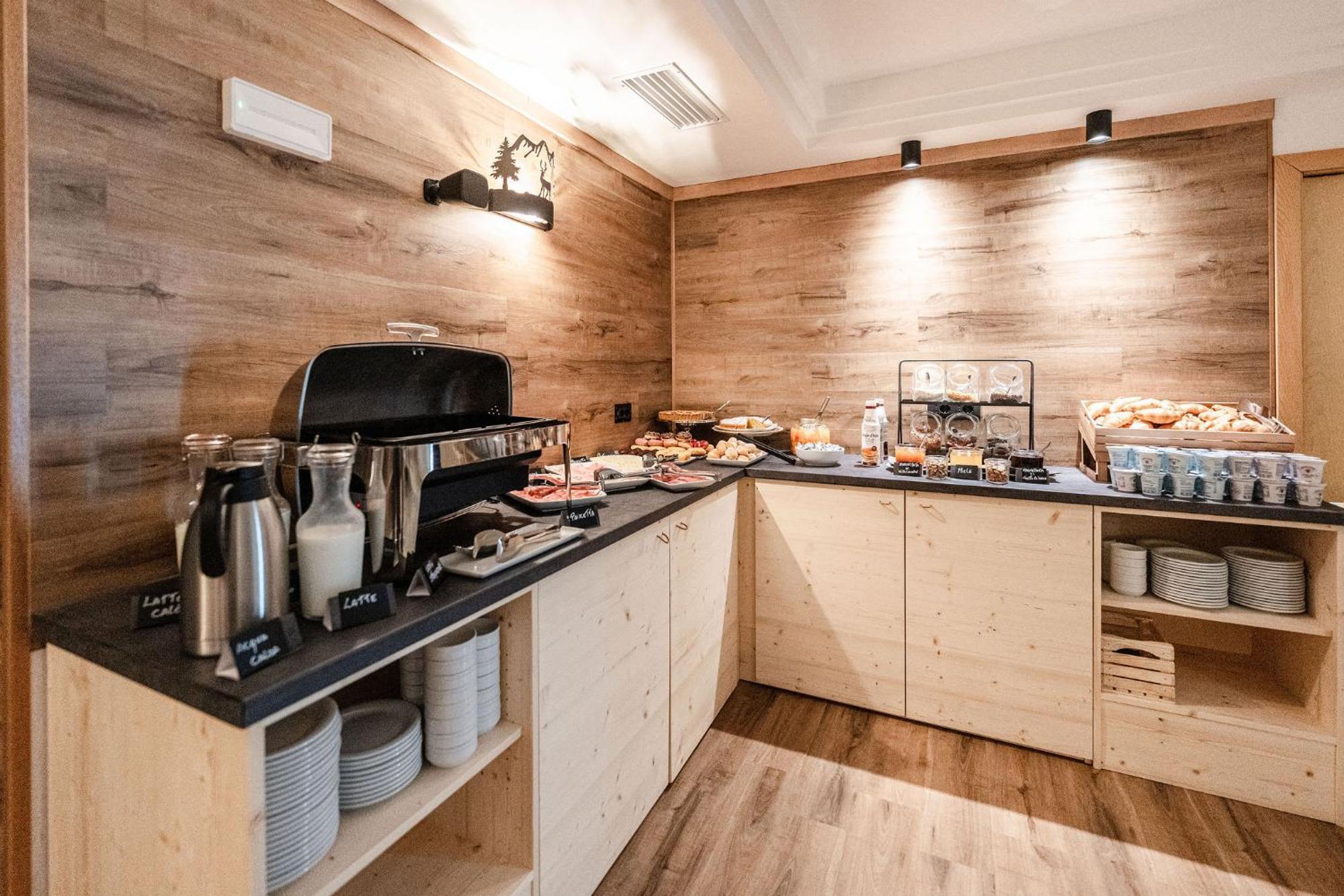 Hotel Garni Meledrio 디마로 외부 사진