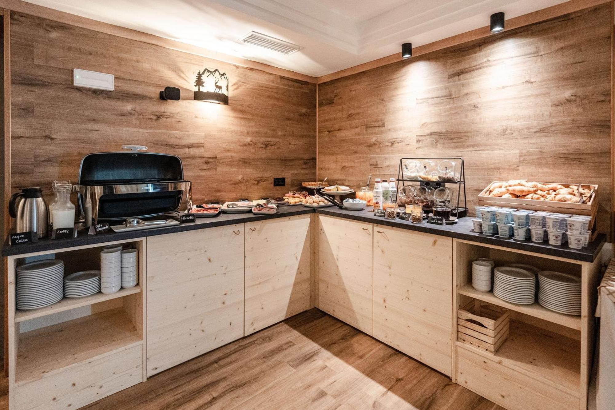 Hotel Garni Meledrio 디마로 외부 사진